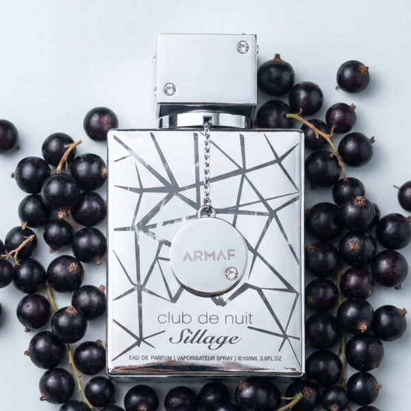 40 Armaf Club de Nuit Sillage