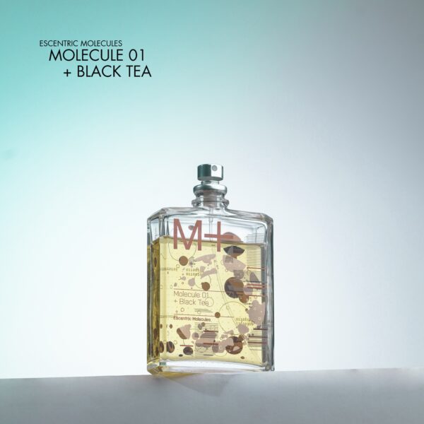 Escentric Molecules Molecule 01 + Black Tea