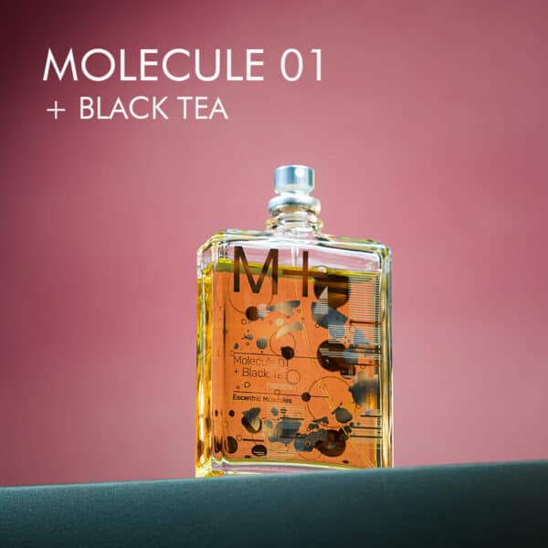 Escentric Molecules Molecule 01 + Black Tea